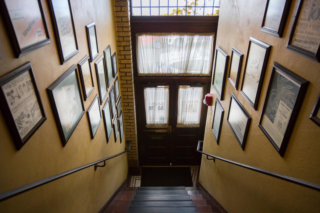 Mcmenamins White Eagle Rock & Roll Hotel Portland Exterior foto